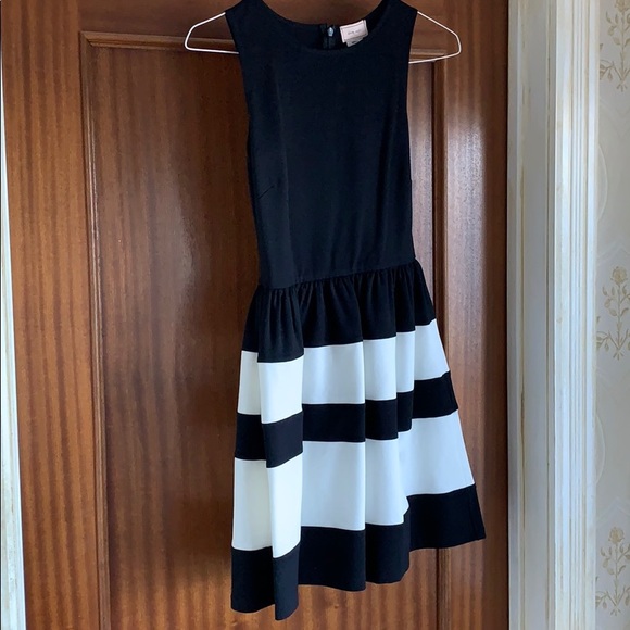 Dress with striped bottom - Picture 2 of 3